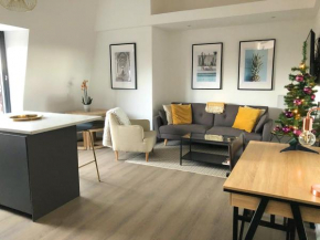 Modern 1-Bedroom Apartment in Centre of Bromley, Bromley
